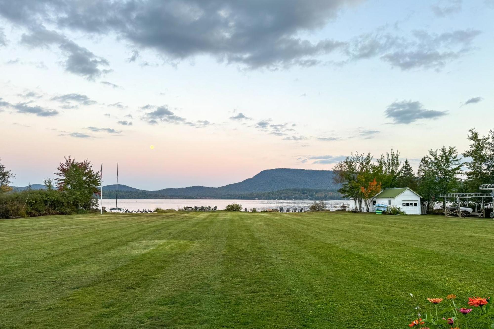 Lake Pleasant Cabin On 3 Acres With Kayaks And Beach! 외부 사진